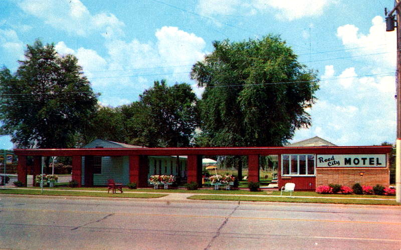 Reed City Motel - Vintage Postcard (newer photo)